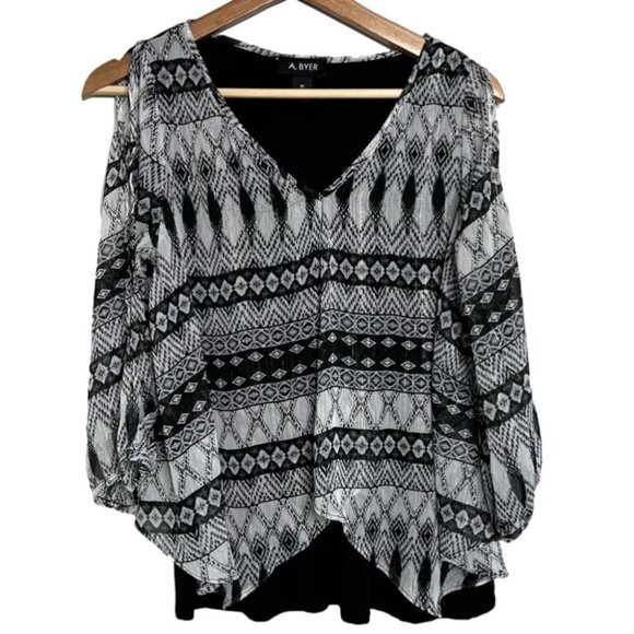 A Byer Womens Size Medium Black Silver Flutter Open Sleeve Blouse Metallic Layer - Picture 1 of 11